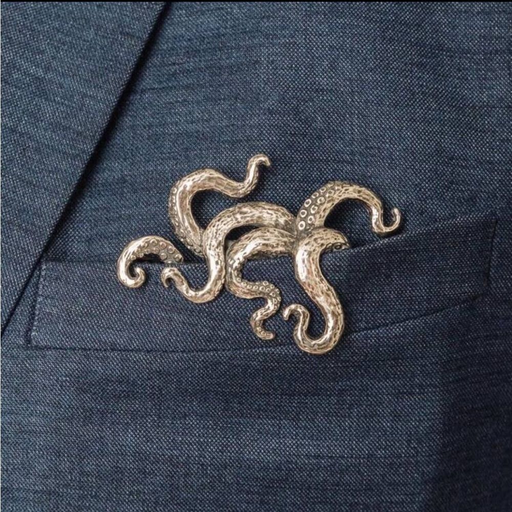 Gold Octopus Brooch for Men A1595 - Picture 1 of 2